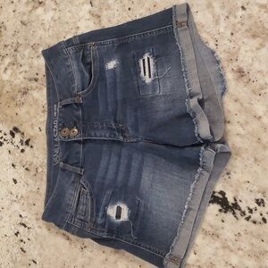 Vanilla Star mid rise jean shorts size 7